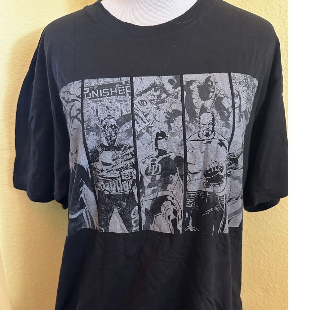 Marvel The Defenders Tee Shirt!‎